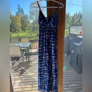 Size Small Suzy Sheir Blue and White patterned dress